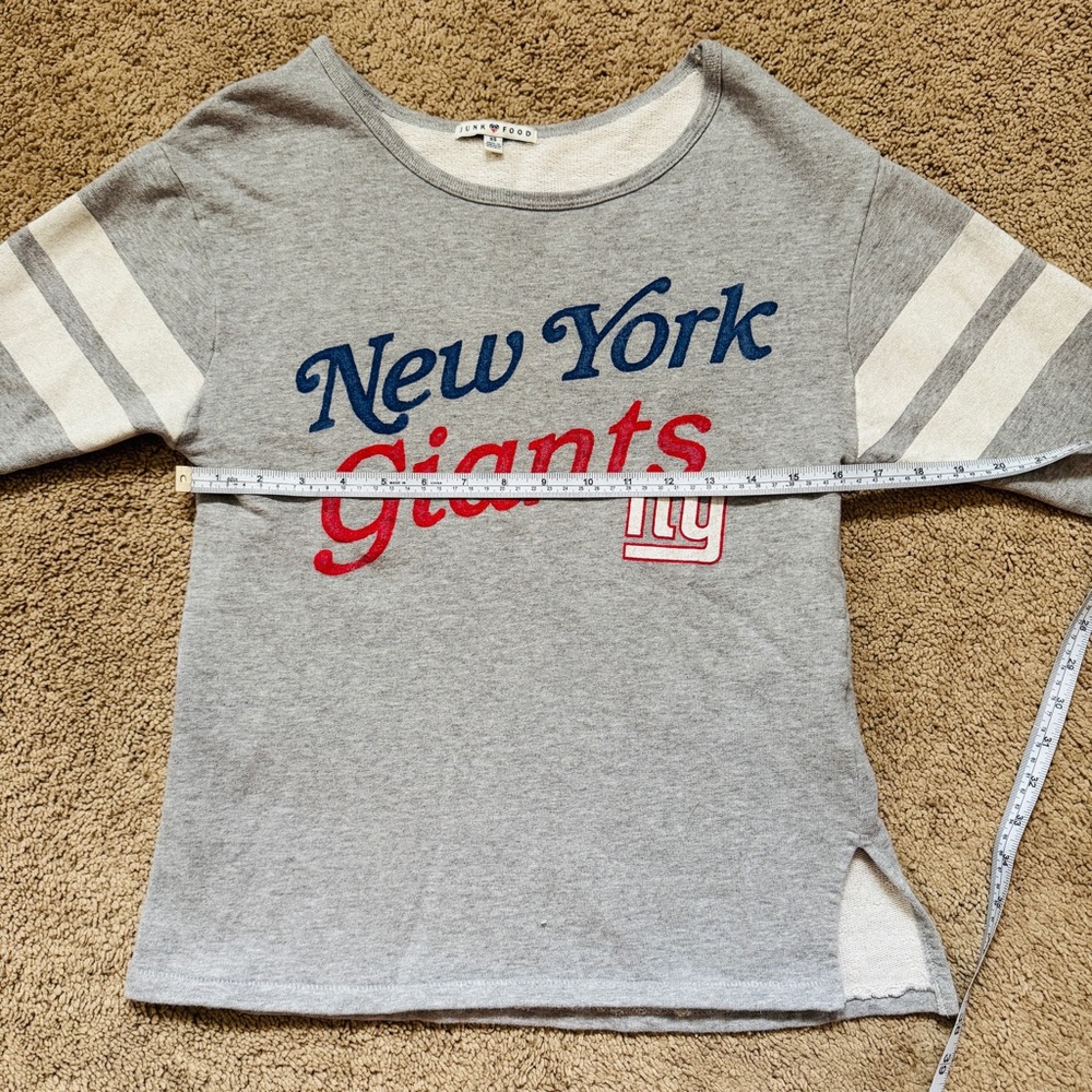 Junk Food Clothing • New York Giants Crew Neck Sweatshirt - Picture 7 of 7